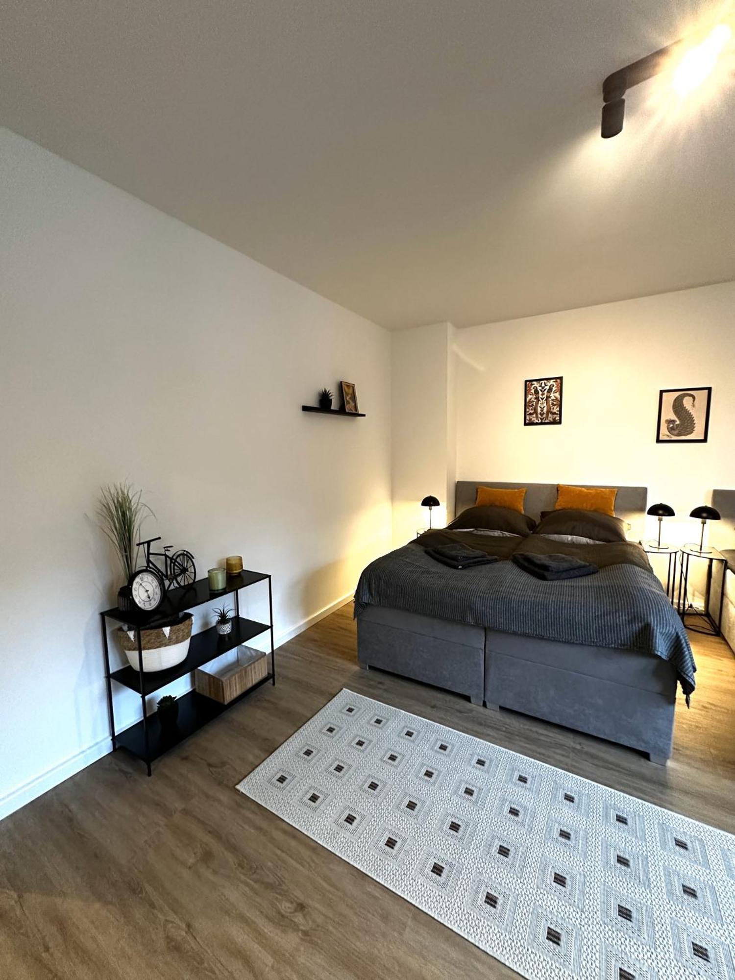 Rtr Essen - Fuer Bis Zu 8 Personen - Voll Ausgestattet - Zentral Limbecker Platz - Messe - Uniklinikum - Smart Tv - Modern 아파트 외부 사진